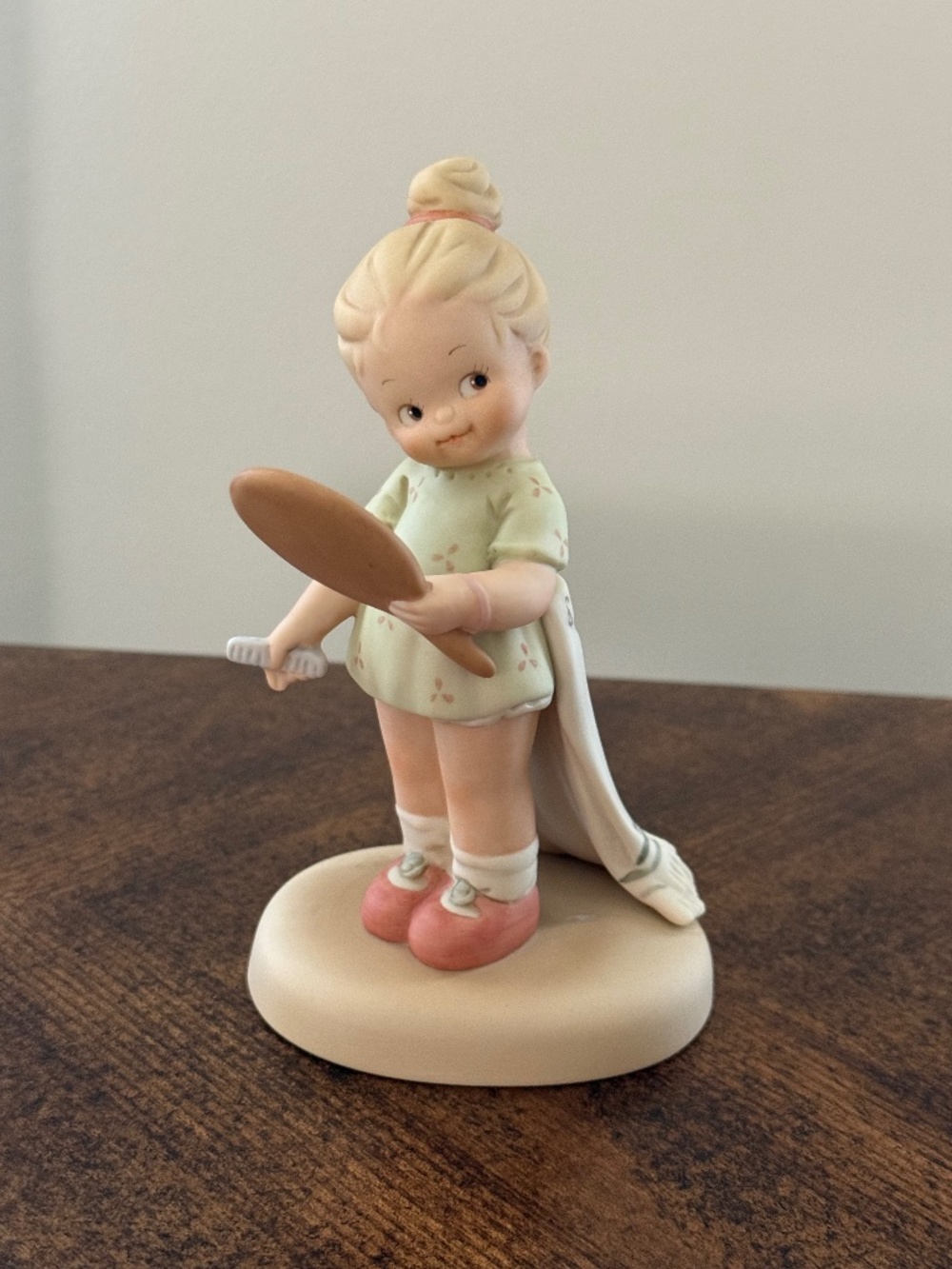 Lucie Attwell Memories Of Yesterday "Now I Am The Fairest Of Them All" Figurine